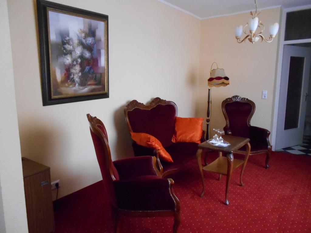 Hotel Posthof Sankt Wendel Quarto foto