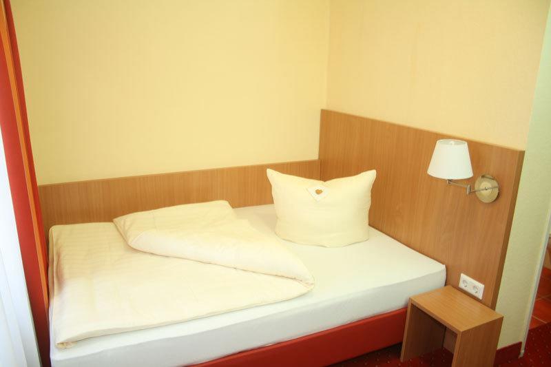 Hotel Posthof Sankt Wendel Quarto foto